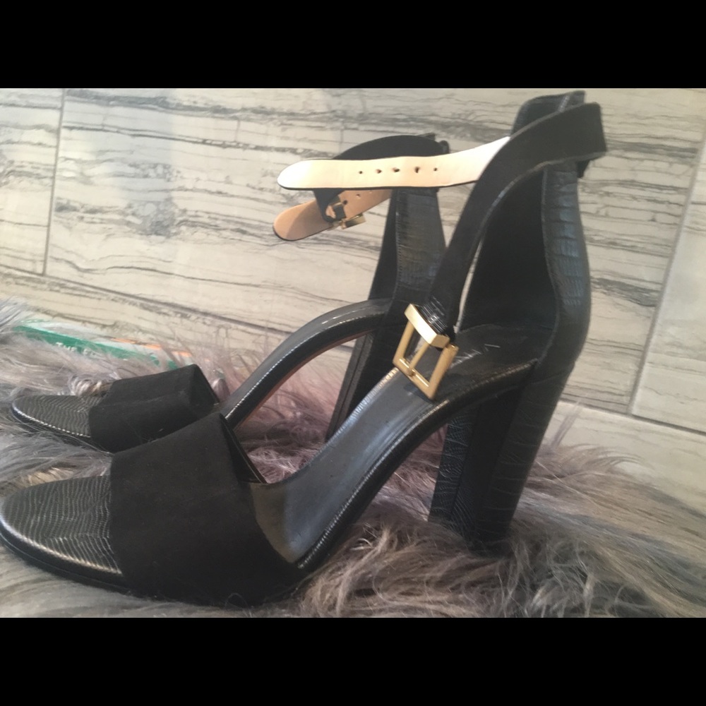 Woman’s sexy wrap around ankle